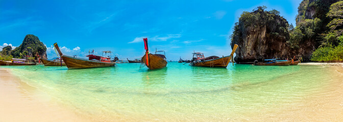 Obraz premium Blue sea at Koh Hong, Krabi province, Thailand