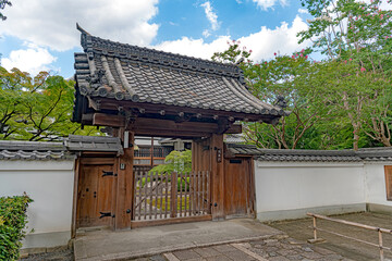 Naklejka premium 京都 相国寺 瑞春院の門前風景