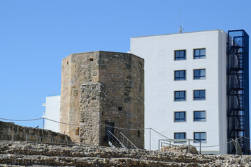 antigua torre de defensa del año 1.700 en Tarragona (España)