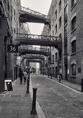 Obraz na płótnie Canvas Historic street of London city in black and white