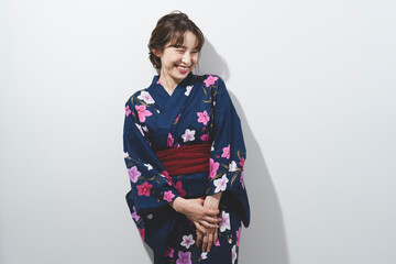 浴衣を着た女性