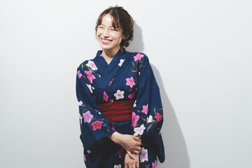 浴衣を着た女性