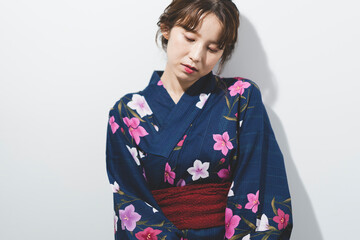 浴衣を着た女性