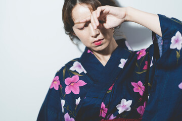 浴衣を着た女性