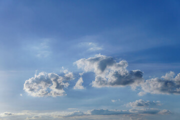 Fototapeta na wymiar white cloud in the blue sky