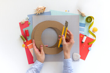 DIY instruction. Step by step tutorial. Making Summer decor - wreath of rope with sea stars made of felt. Craft tools and supplies. Step 5
