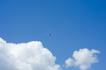 Obraz na płótnie Canvas airplane in the sky