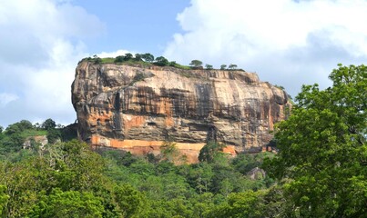 Fototapeta na wymiar Sigiriya der bekannteste Monolith in Sri Lanka