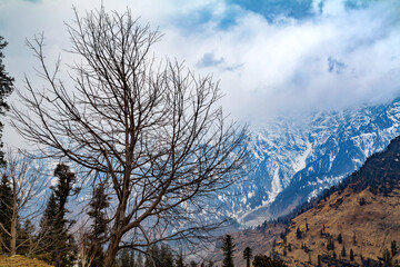 Beautiful peaks of Himalayas in Manali Valley, Near Rohtang pass, Himachal Pradesh, India.