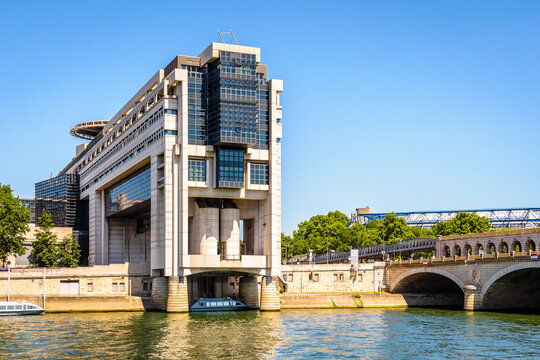 Colbert Building 521 MEILLEURES Colbert IMAGES, PHOTOS ET ILLUSTRATIONS VECTORIELLES ...