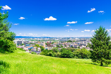 青空が広がる住宅地	
