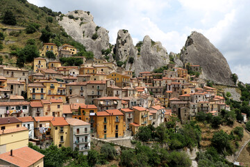 Fototapeta na wymiar Overview of Castelmezzano, a small town located in Basilicata in the Lucanian Dolomites