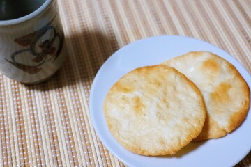 焼きあごせんべい