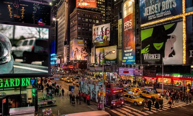 Papier Peint photo Manhattan Times Square, New York City looking back toward billboards on Broadway at night