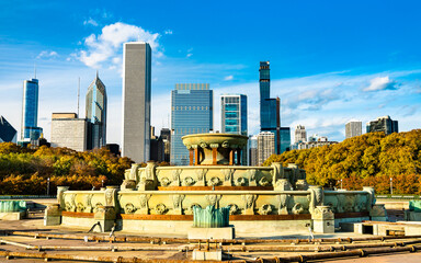 Chicago Skyline and Buckingham Fountain at Grant Park in Illinois - United States