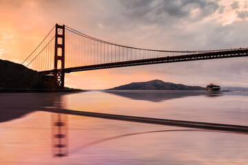 Fototapeta na wymiar Beautiful Golden Gate Bridge over San Francisco Bay at sunset