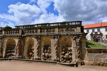 Fototapeta premium Zakupy castle, artistic fountains in the park