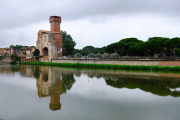 Fototapeta na wymiar River Arno bank in Pisa Italy