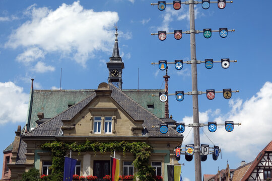 Rathaus und Zunftbaum in Bretten