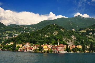 Fototapeta na wymiar Wonderful Italian Varenna on Como lake