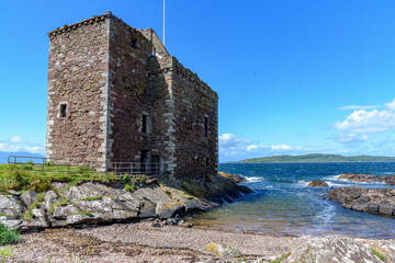 Fototapeta premium Castle Ruins on Scottish Coast