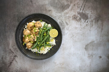 Thai Curry Meatballs with White Rice and Green Beans