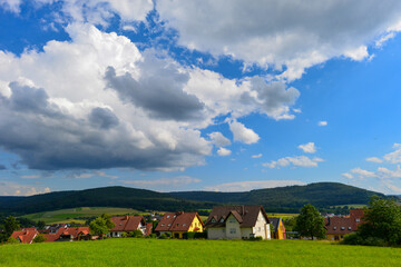 Obraz premium Kleinkahl im unterfränkischen Landkreis Aschaffenburg