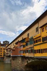 Fototapeta na wymiar The Ponte Vecchio in Florence and the Arno river
