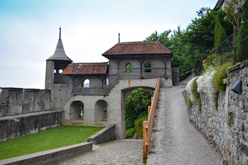 Fototapeta na wymiar the gate to a medieval fortress in Switzerland