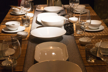 The Chinese tablewares on the table