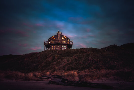 Luxury dome home overlooking the beach in Bandon, Oregon, USA