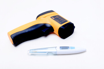 Digital thermometer