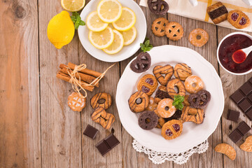 Shortcrust pastry biscuits.
