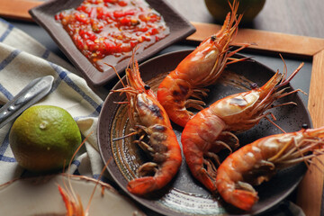 Grilled shrimp with spicy dipping sauce