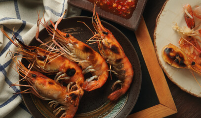 Grilled shrimp with spicy dipping sauce