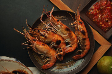 Grilled shrimp with spicy dipping sauce