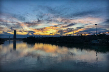 Fototapeta na wymiar sunset over a calm river