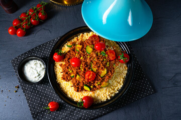 Tomato bulgur with vegetables and minced meat