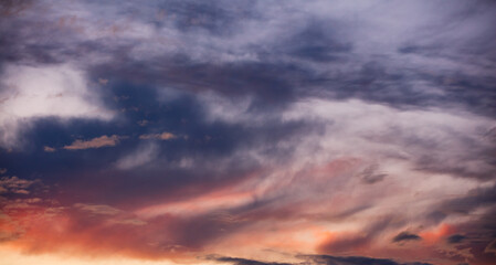 Fototapeta na wymiar dramatic sky at sunset