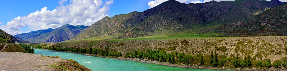 Fototapeta na wymiar View of the mountains and the Katun river in Altai