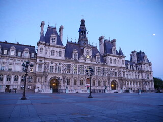 Fototapeta na wymiar The city hall of Paris, in the end of the day.. July 2020;
