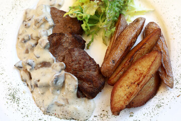 Beef Medallions with Mushroom Sauce
