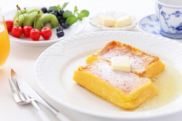 フレンチトーストの朝食