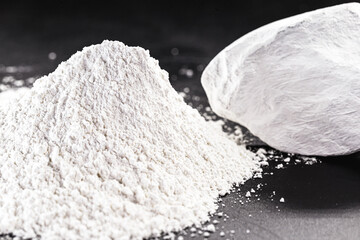 Kaolin is a mineral of inorganic constitution, chemically inert, extracted from deposits and processed in different granulometric bands. Used in the food, paper and paints industry