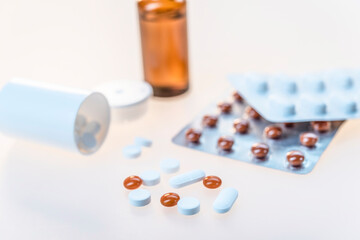 Medikamente und Verpackungen