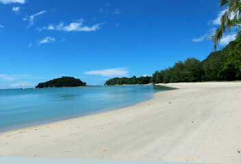 Fototapeta na wymiar landscape view of Tanjung Rhu Beach, Langkawi Island, Malaysia