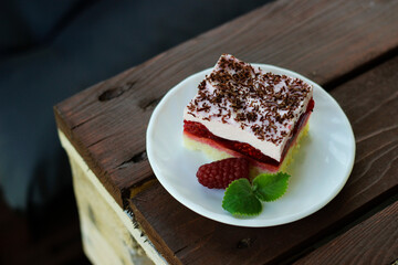 cheesecake with berries