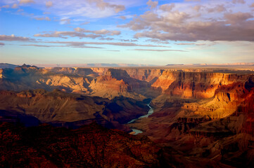 Fototapeta na wymiar sunset over the grand canyon