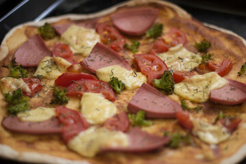 pizza with ham