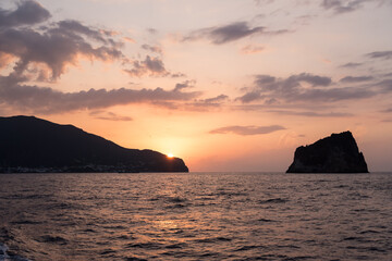 Naklejka na ściany i meble Sonnenuntergang am Meer - Italien
